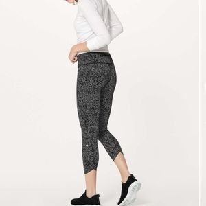 Lululemon quick pace 7/8 tights 25"